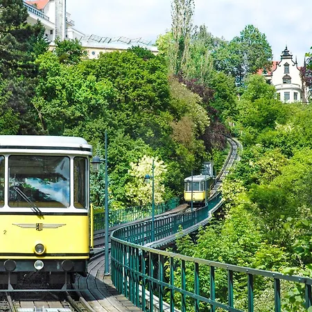 In Loschwitz Mit Parkplatz * Dresden