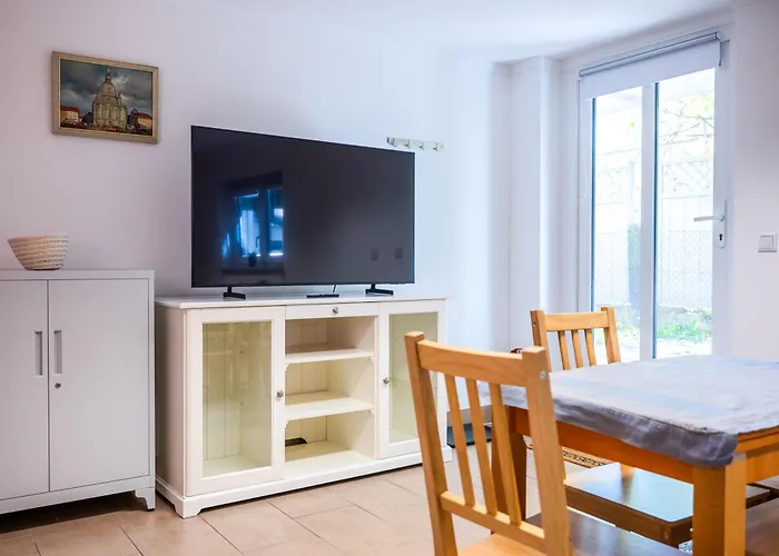 In Loschwitz Mit Parkplatz Apartman Drezda